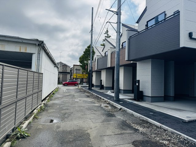 八王子市　並木町　新築一戸建ての前面道路含む現地写真|～北東側4ｍに面しています～