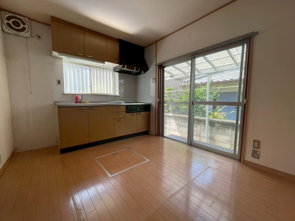 岡山東5丁目　中古一戸建てのキッチン|DK6.0帖
■物件内覧・資金計画相談・住宅ローン相談、リフォーム相談、お問合せ受付中■
※当日・翌日のご内覧、ご相談はお電話でのお問合せがスムーズです！
