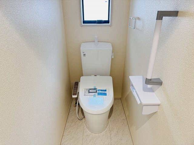 八王子市　並木町　新築一戸建てのトイレ|～暖房温水洗浄機能付きトイレ　冬場は特に嬉しい機能ですね～