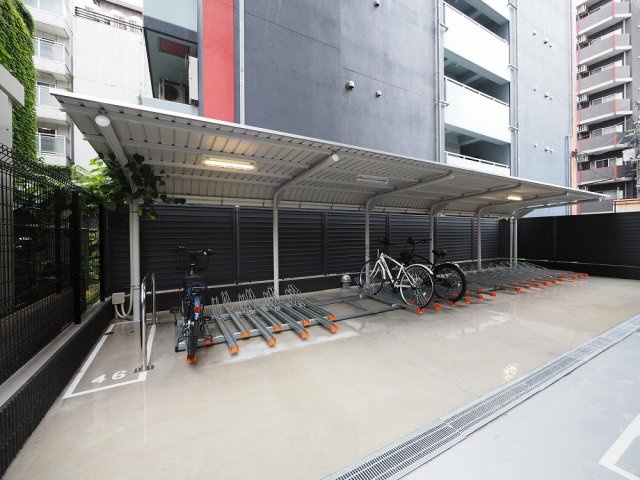 la Waison NAMBA westの駐車場
