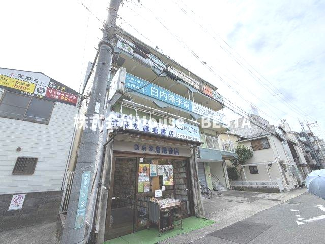 みどりビルの駐車場