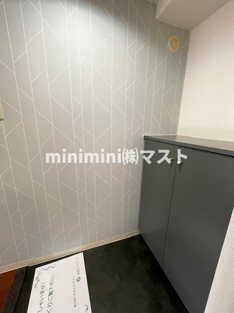オーク・イマザト ステーションの玄関