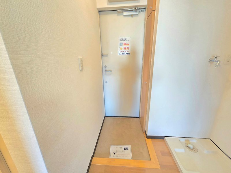 Sun Flats の玄関
