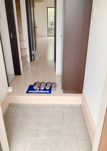 Green Court社が丘の玄関