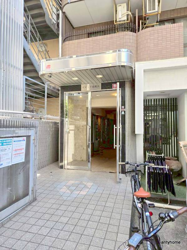 ビビッド北堀江　仲介手数料無料のエントランス