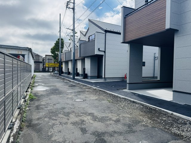 八王子市　並木町　新築一戸建ての前面道路含む現地写真|～北東側4ｍに面しています～