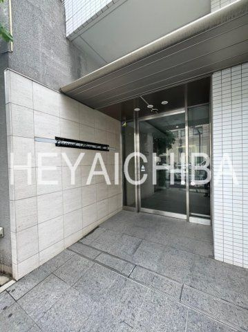 グランプラス千駄木のエントランス