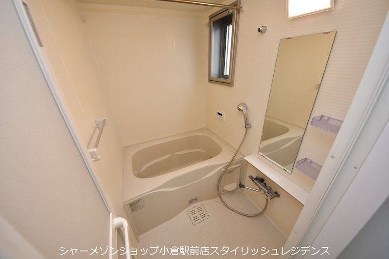 アルバース三萩野の浴室