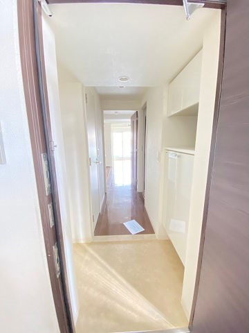 尼崎市西立花町２丁目の賃貸マンションの玄関|明るい玄関です