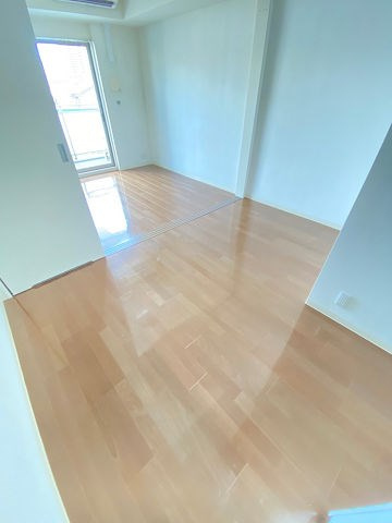 尼崎市西立花町２丁目の賃貸マンションの居間・リビング|おしゃれな居間です