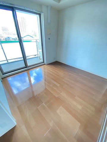 尼崎市西立花町２丁目の賃貸マンションの寝室|使い勝手のいい寝室です