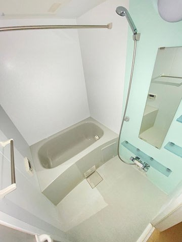 尼崎市西立花町２丁目の賃貸マンションの浴室|コンパクトで使いやすいお風呂です