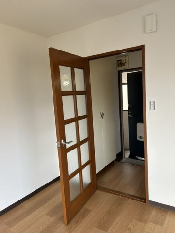 第２塩谷ビルの洋室|個人の部屋や寝室として使える洋室です