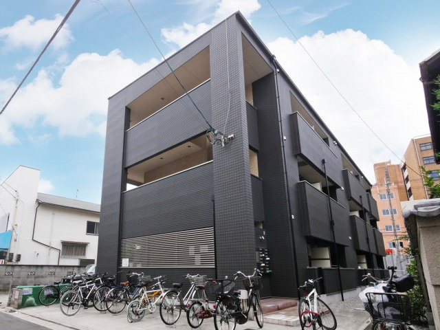 ブライト近大前の外観