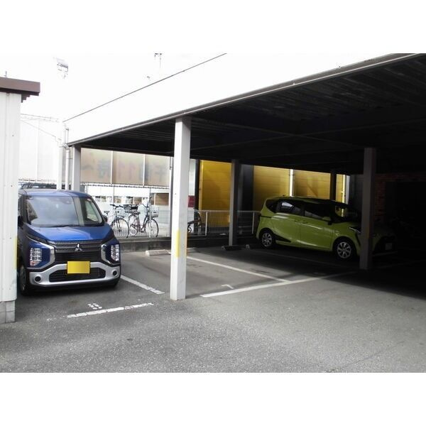 ベローナの駐車場