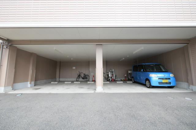 パールソフィアの駐車場