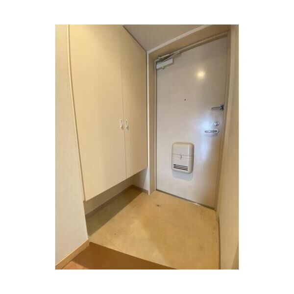 布施ハイラインの玄関