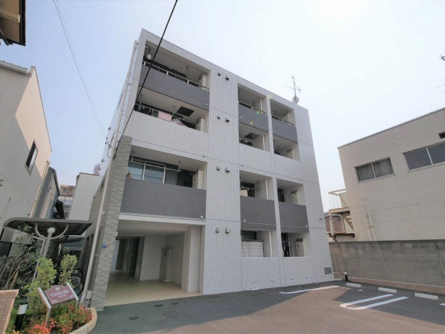 クロワール 長田の外観
