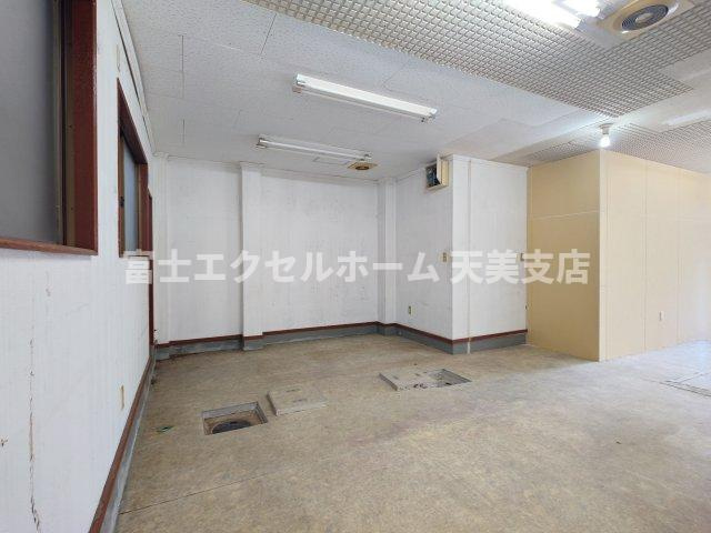 公園ハイツの駐車場
