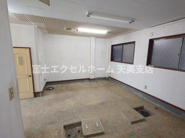 公園ハイツの駐車場