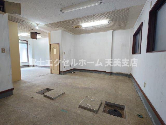 公園ハイツのロビー