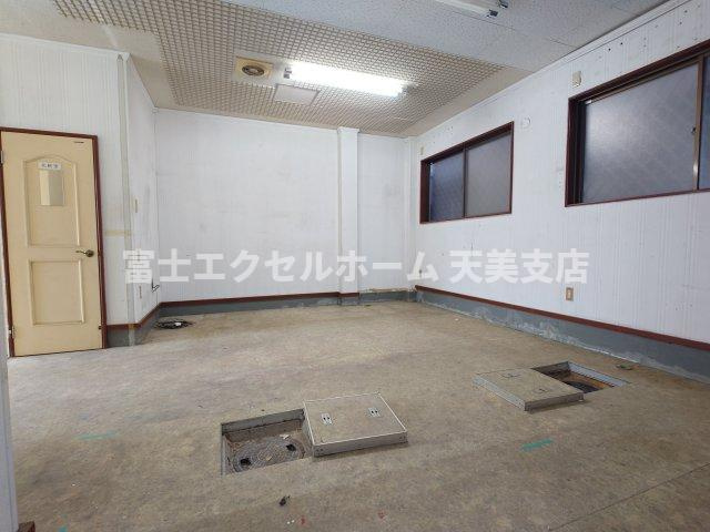 公園ハイツの駐車場