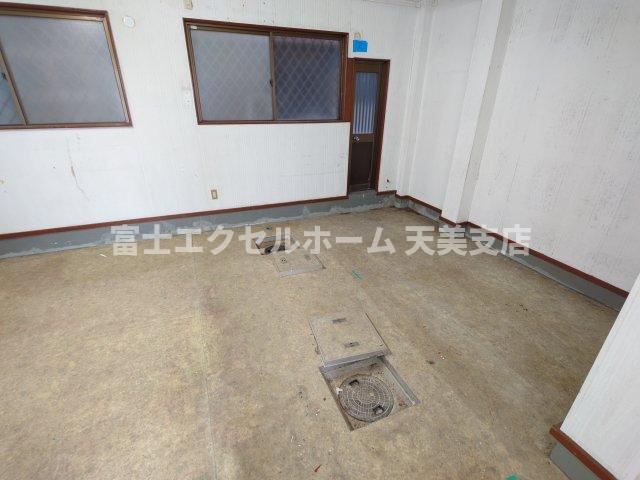 公園ハイツの駐車場