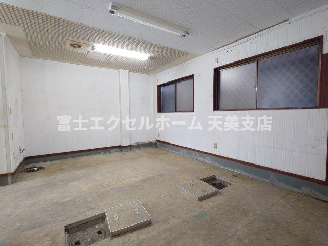 公園ハイツの駐車場