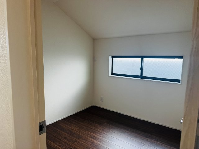 八王子市　並木町　新築一戸建ての洋室|～2階4.5帖のサービスルーム～