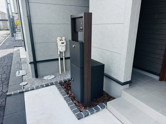 八王子市　並木町　新築一戸建ての設備|～不在時の荷物受け取りに大変便利な宅配BOX～