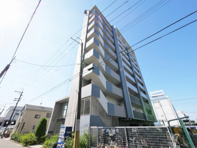 Art Pension高井田の外観