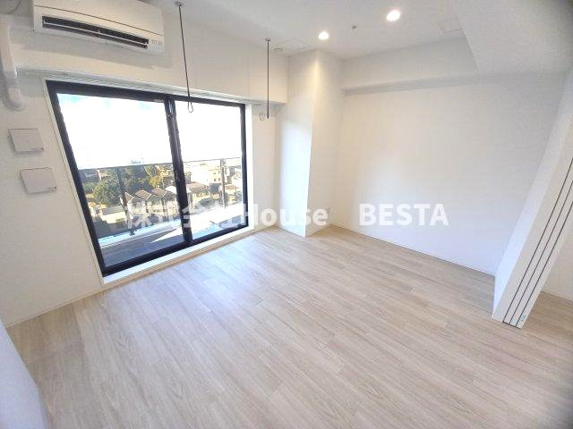 MAISHIN神戸三宮EASTの寝室