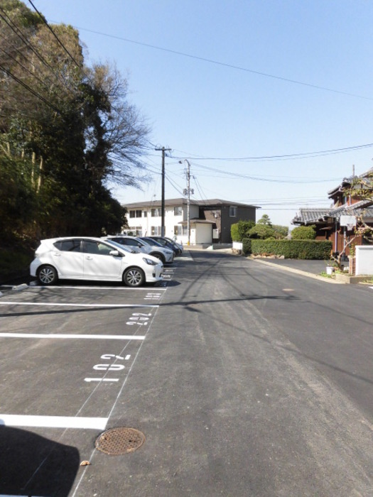 レヂデンスⅡ　A棟の駐車場|カースペースがあります