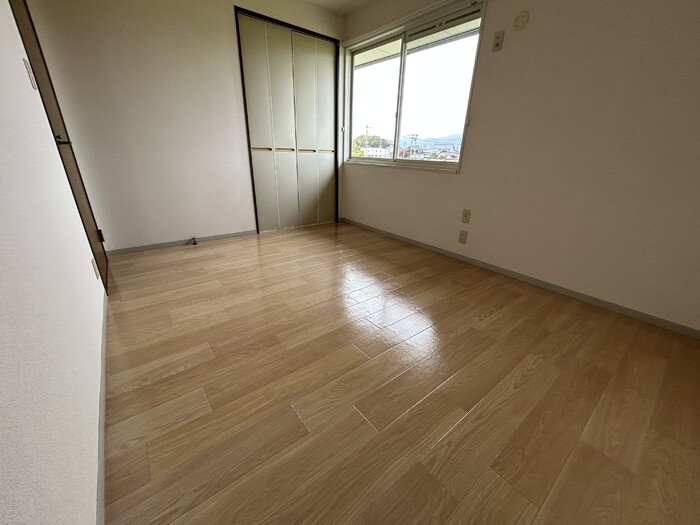 レヂデンスⅡ　A棟の洋室|個人の部屋や寝室として使える洋室です
