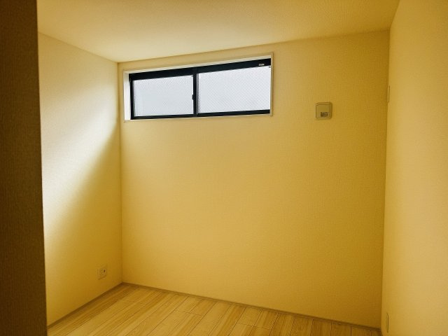 八王子市　並木町　新築一戸建ての洋室|～2階4.5帖のサービスルーム～