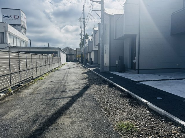 八王子市　並木町　新築一戸建ての前面道路含む現地写真|～北東側4ｍに面しています～