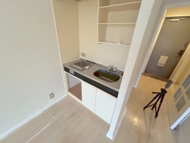 上新ビル上新庄のキッチン