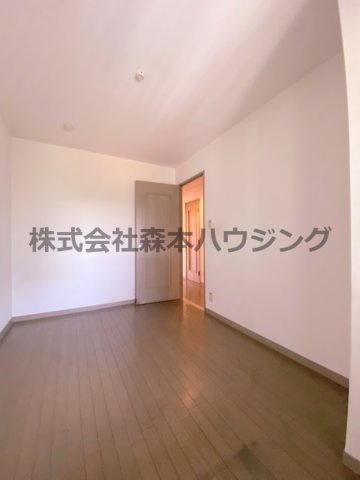 【洋室】 | 　PHOENIX CORT交野Ⅱ | 広々とした洋室です