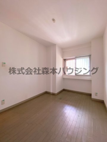 【洋室】 | 　PHOENIX CORT交野Ⅱ | 個人の部屋や寝室として使える洋室です