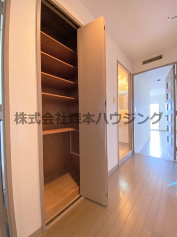 【収納】 | 　PHOENIX CORT交野Ⅱ | 便利な収納スペースです