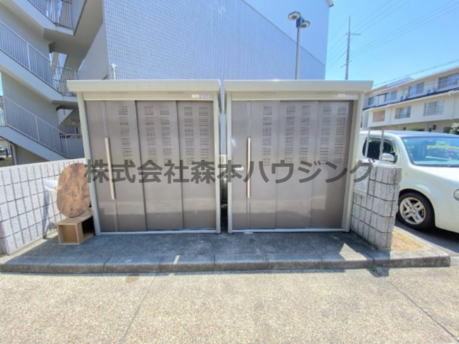 【その他共用部分】 | 　PHOENIX CORT交野Ⅱ | 専用ごみ置き場です