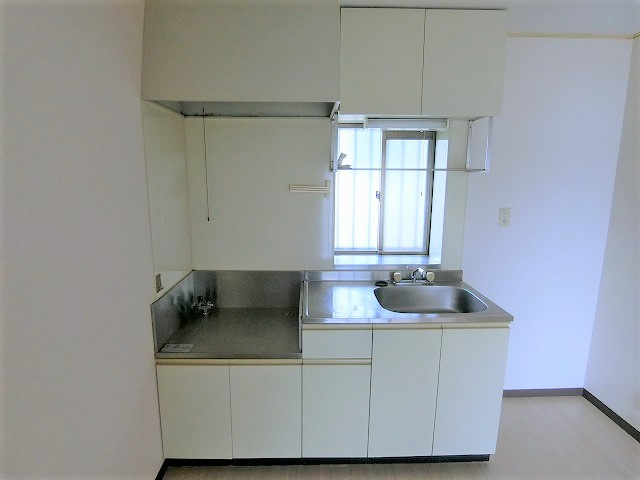 コーポクレールのキッチン|写真は同建物の別部屋を参考に掲載しております。