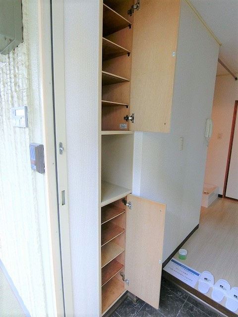 コーポクレールの収納|写真は同建物の別部屋を参考に掲載しております。