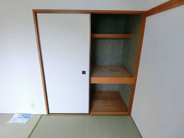 コーポクレールの収納|写真は同建物の別部屋を参考に掲載しております。