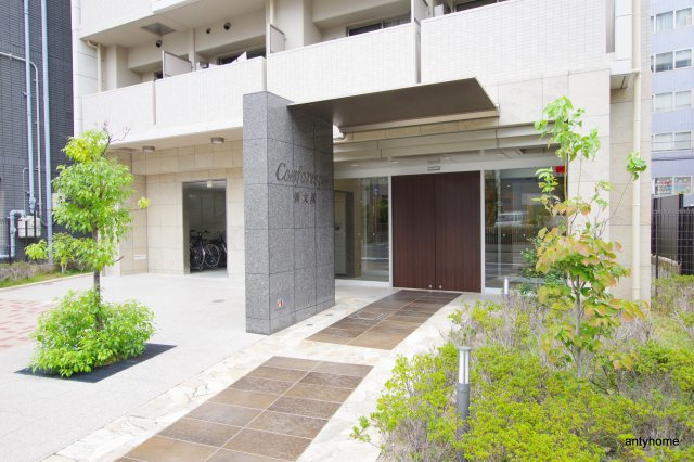 comforespa新大阪　仲介手数料無料のエントランス