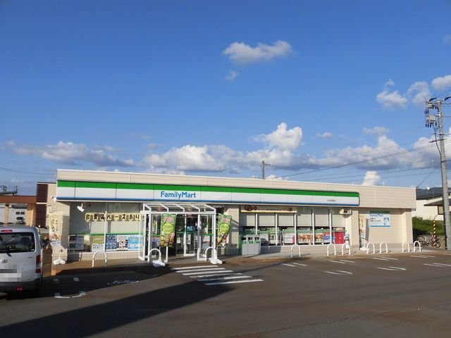 イースト・ネオⅡの周辺|ファミリーマート　十文字西原店まで700m