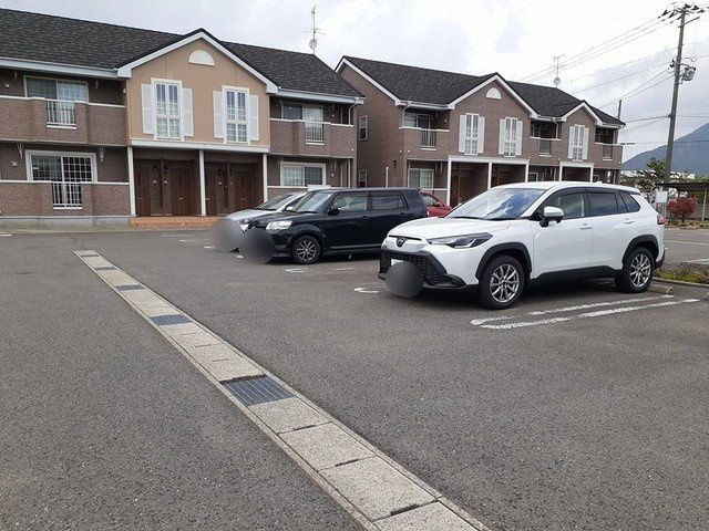 ベル・ウィロー　Ｂの駐車場|駐車場があるので、車を買う予定の方も安心です