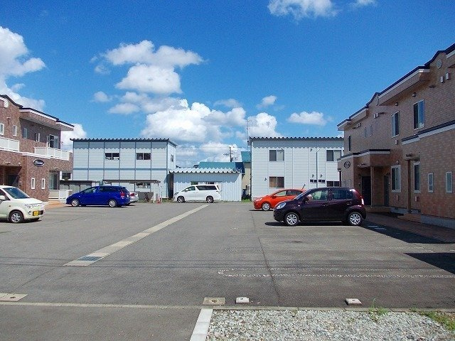 プリムローズⅠの駐車場|駐車場に車を止められます