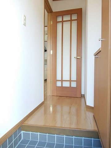 サントル城南の玄関|明るい玄関です