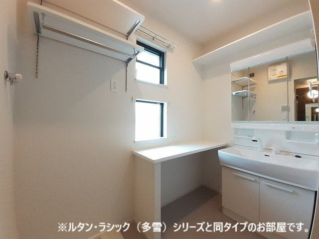 レガリア医学部前の洗面所|ゆったりとスペースのある洗面所